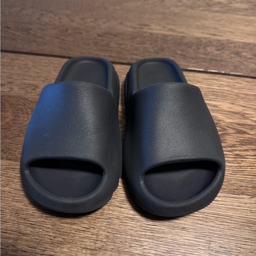 Black Yeezy Slide Sandals